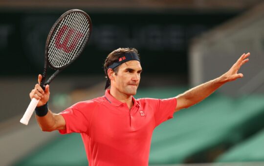 Roger Federer giành chiến thắng hai trận liên tiếp tại Roland Garros 2021